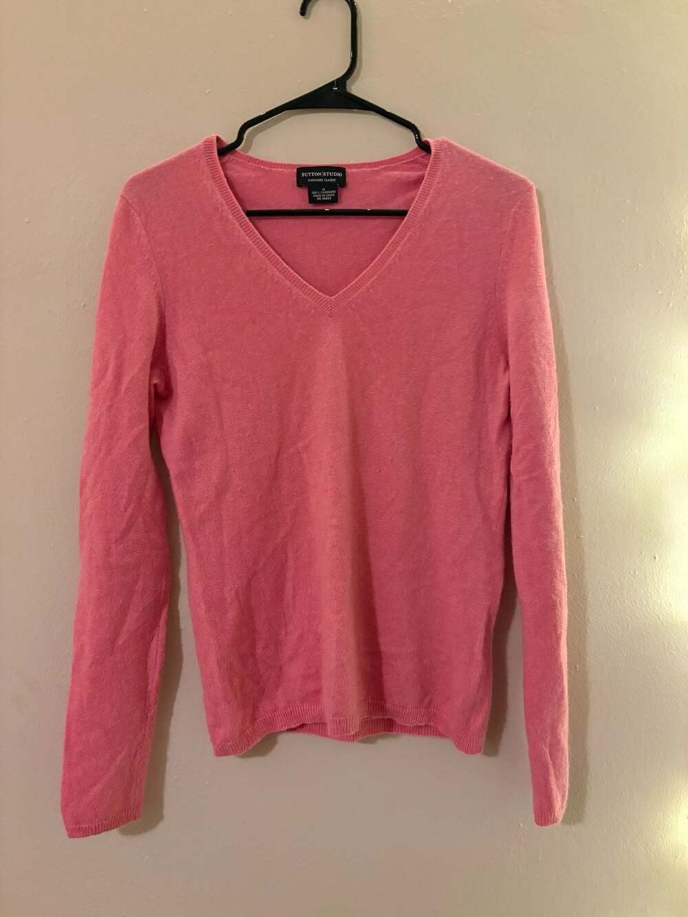 Sutton Studio Women’s 100% Cashmere V-Neck Sweater Pink Size M Quiet Luxury